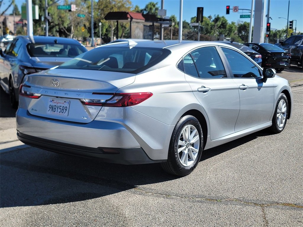 Used 2025 Toyota Camry LE image 5