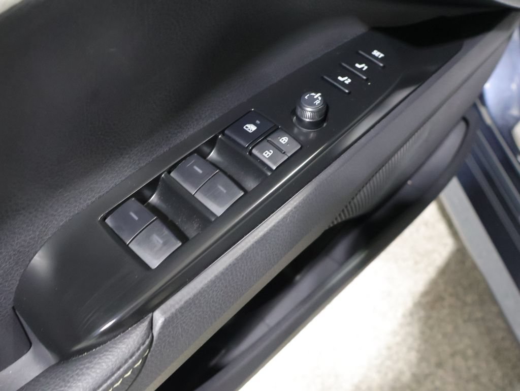 Used 2026 Toyota Camry XLE w/ Premium Plus Package FWD image 15