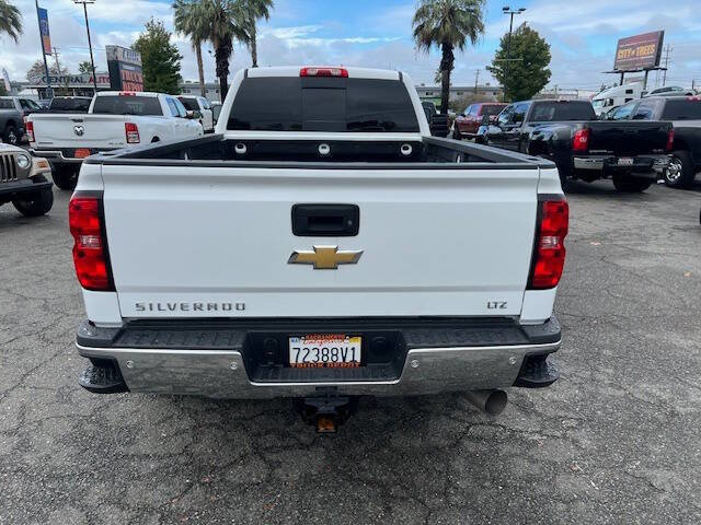 Used 2015 Chevrolet Silverado 2500 LTZ w/ Duramax Plus Package image 6