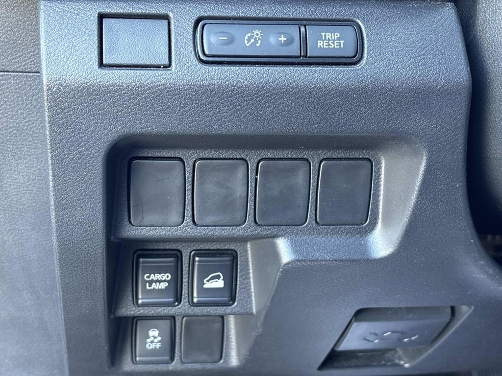 Used 2023 Nissan Frontier SV image 26