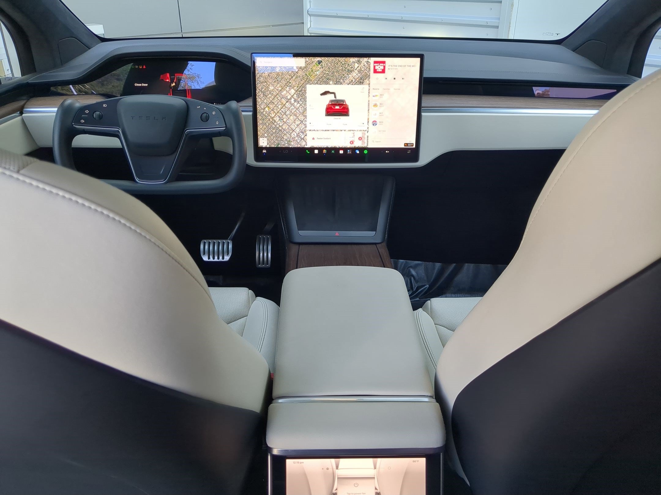 Used 2022 Tesla Model X AWD/4WD image 32