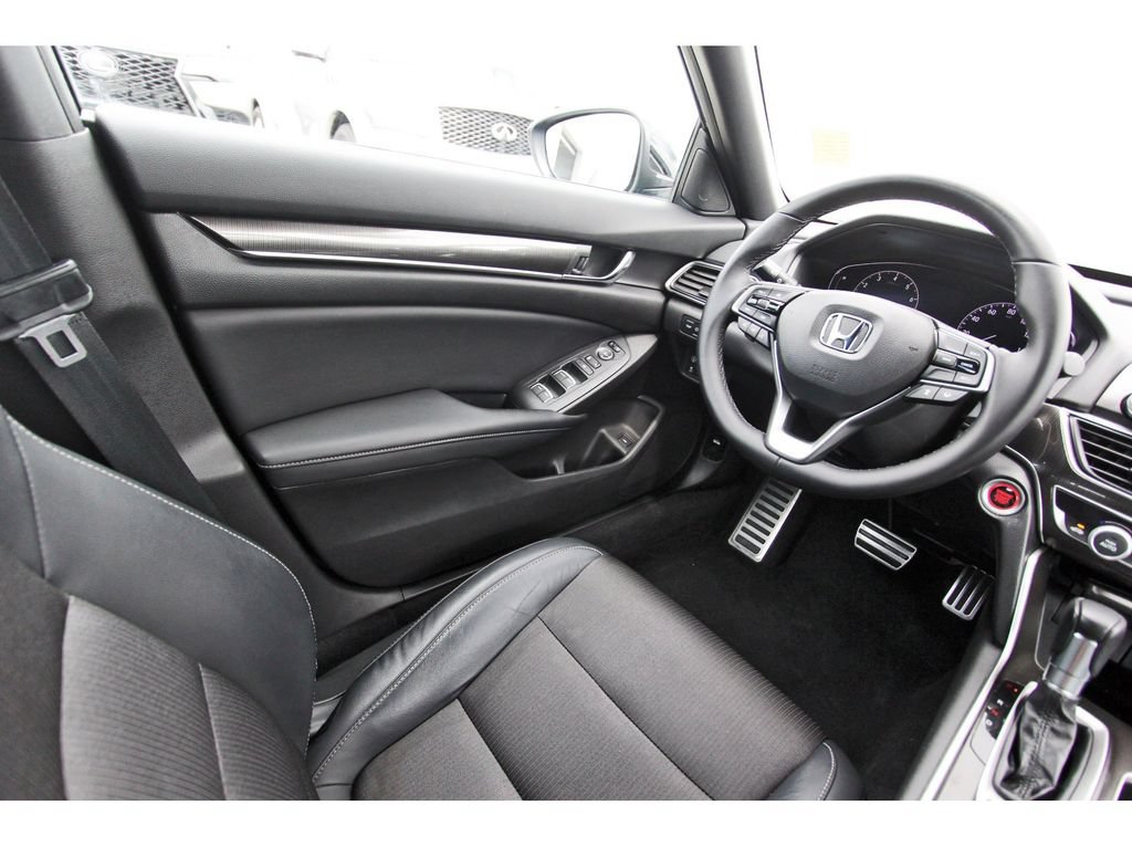 Used 2018 Honda Accord Sport image 8
