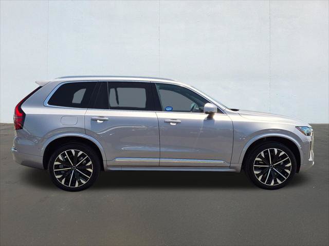 Used 2026 Volvo XC90 B6 Plus w/ Protection Package Premier AWD/4WD image 4