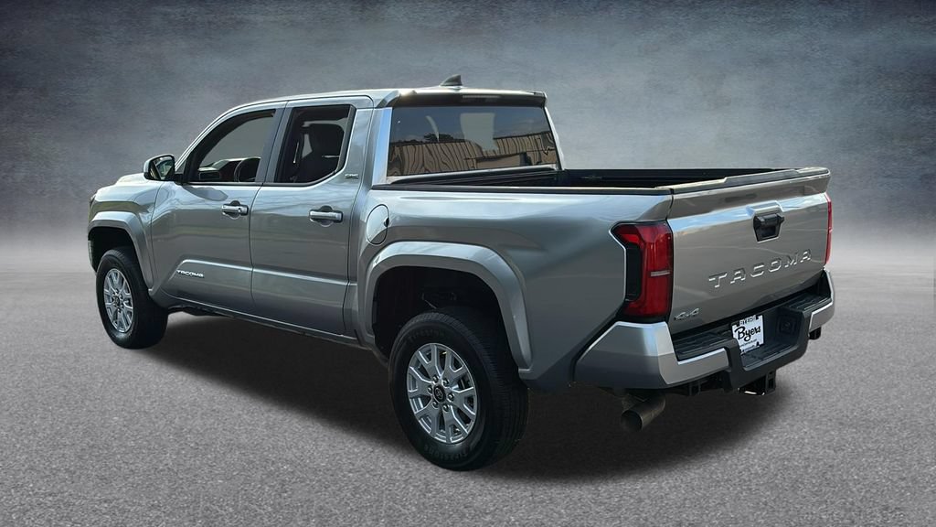 Used 2025 Toyota Tacoma SR5 AWD/4WD image 4