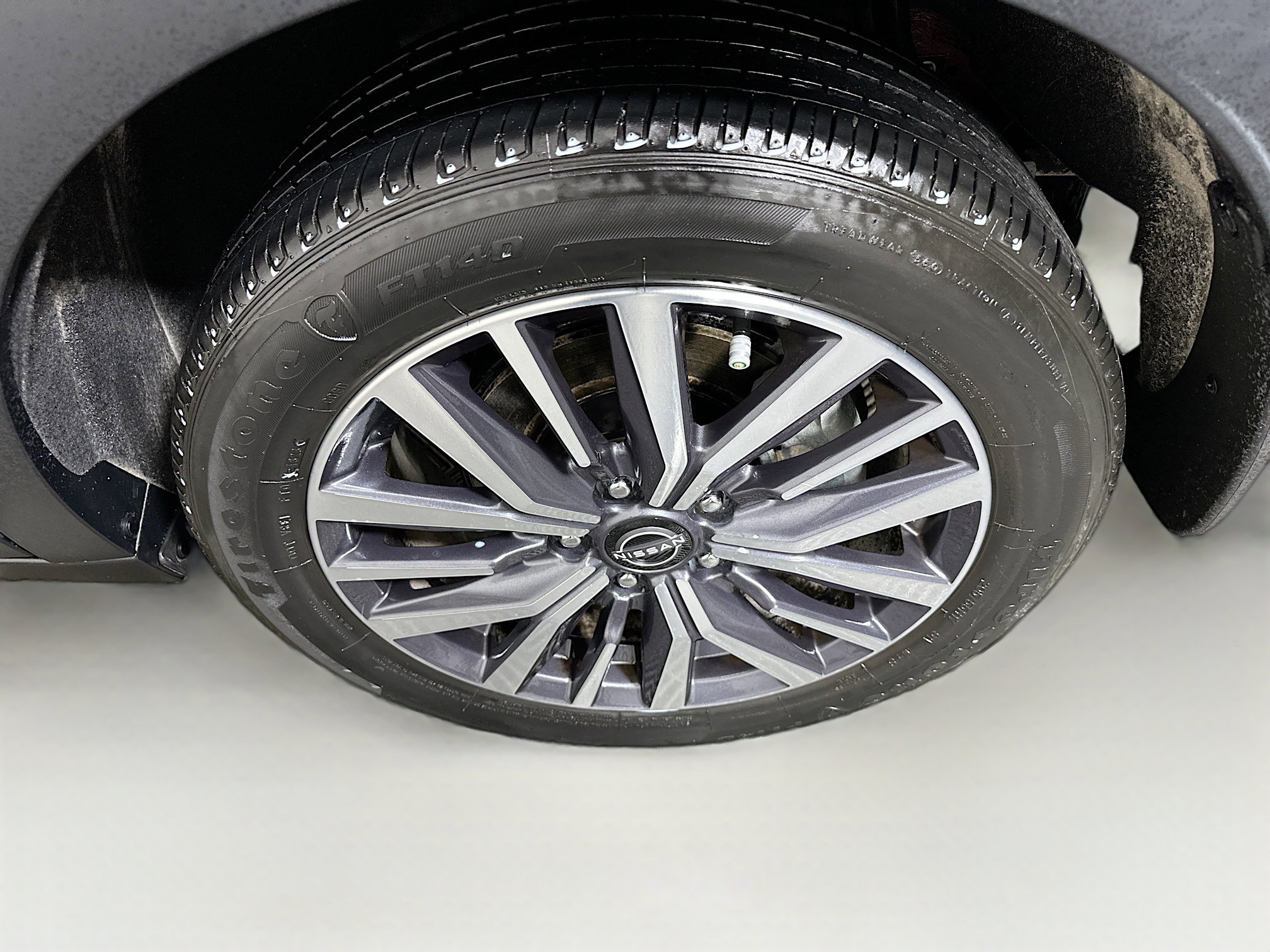 Used 2023 Nissan Kicks SV image 11