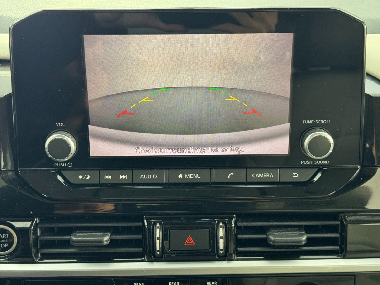 Used 2022 Nissan Pathfinder SV image 23