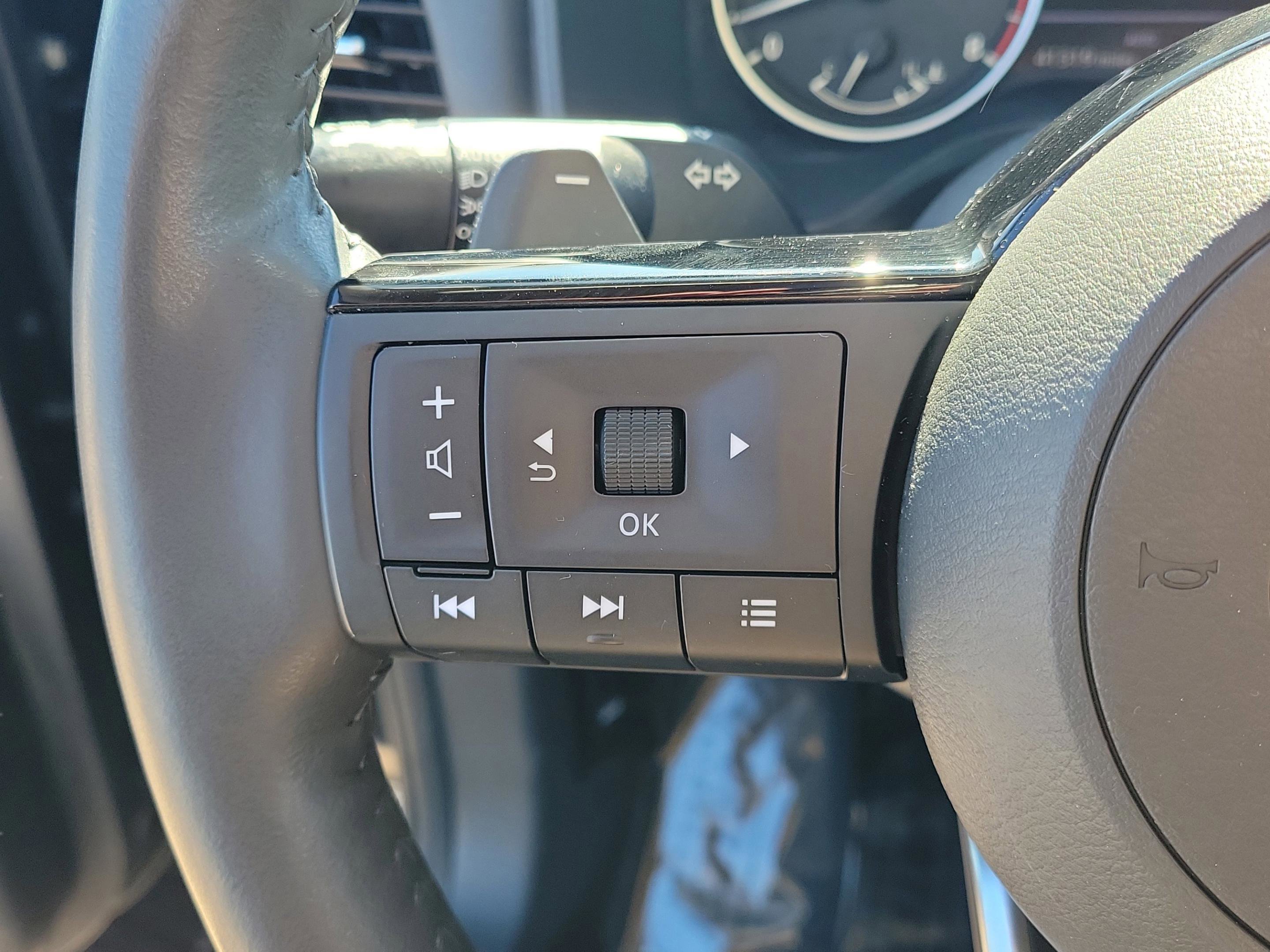 Certified 2021 Nissan Rogue SV w/ Premium Package image 25