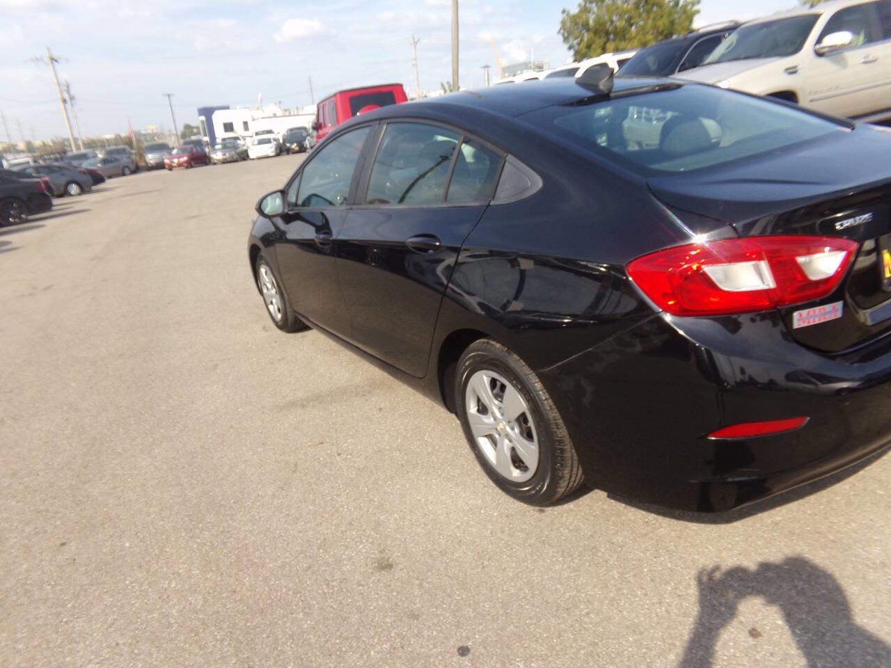 Used 2017 Chevrolet Cruze LS image 33