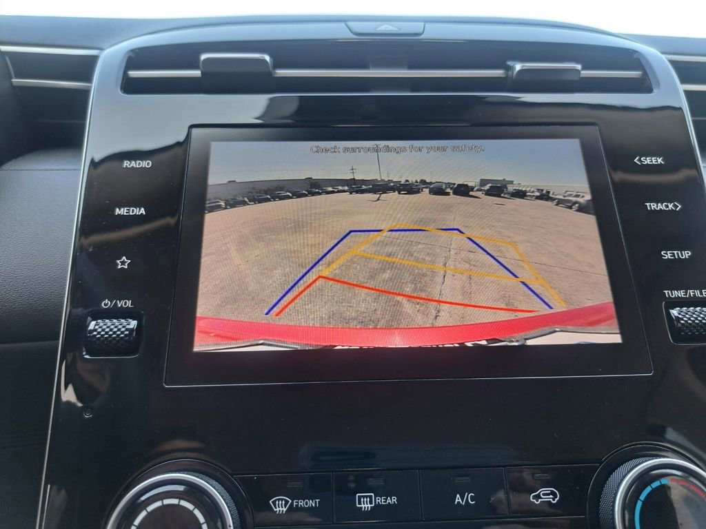 Used 2023 Hyundai Tucson SE image 12