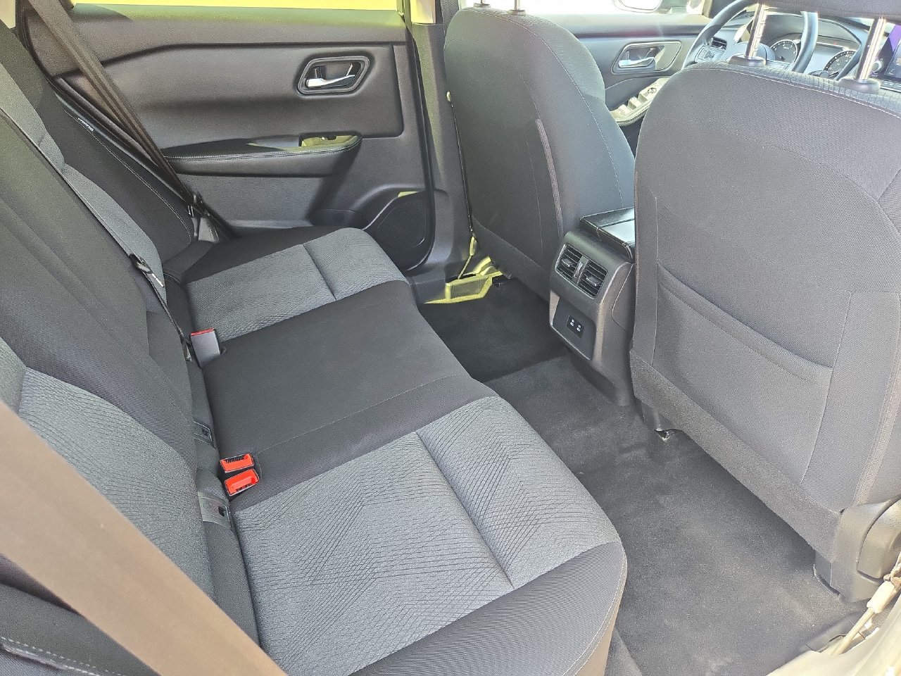 Certified 2024 Nissan Rogue SV AWD/4WD image 11