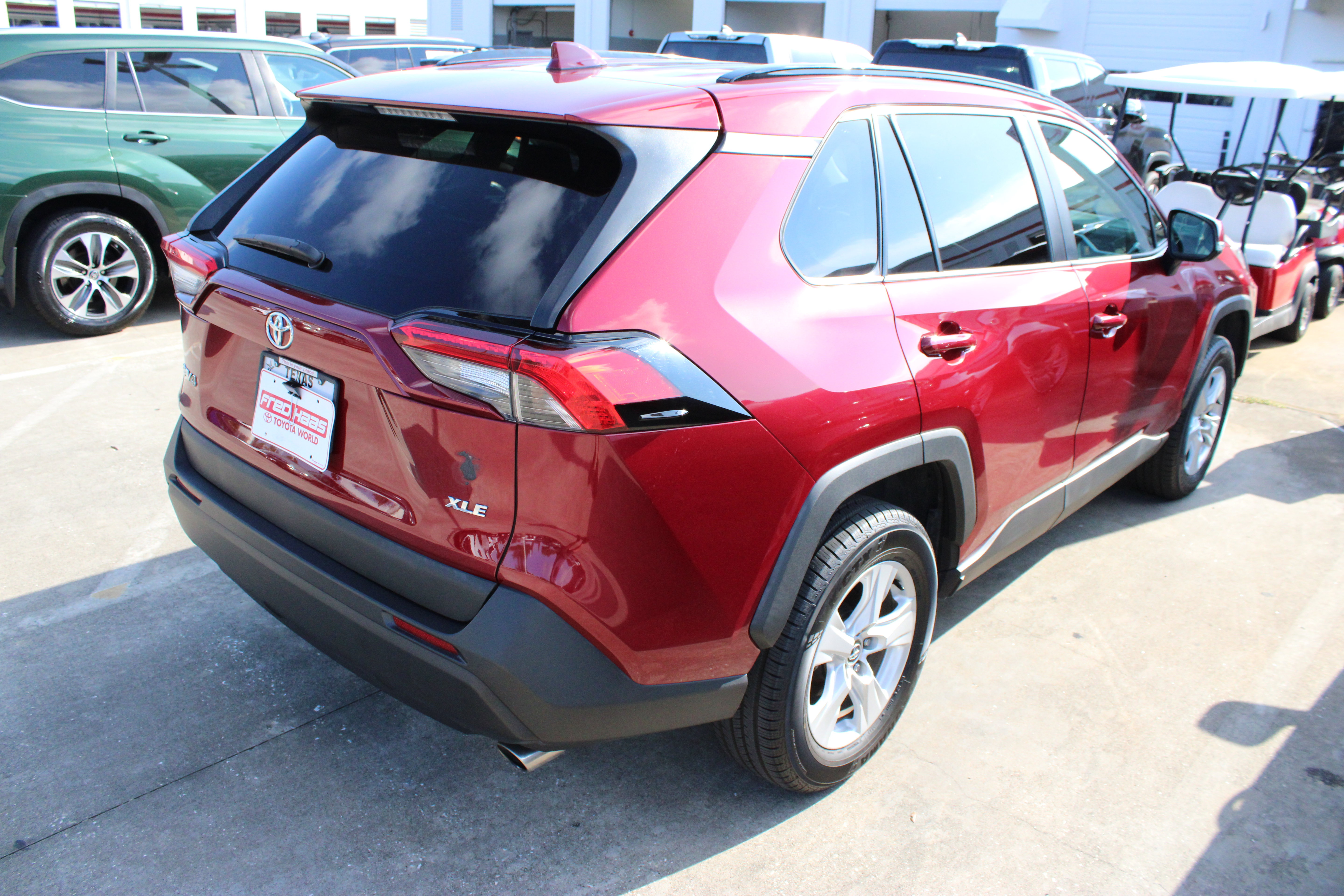 Used 2020 Toyota RAV4 XLE w/ Convenience Package FWD image 10