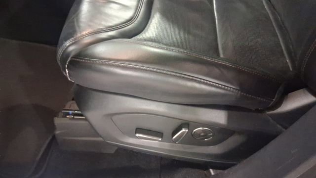 Used 2020 Ford Explorer Platinum w/ Premium Technology Package image 27