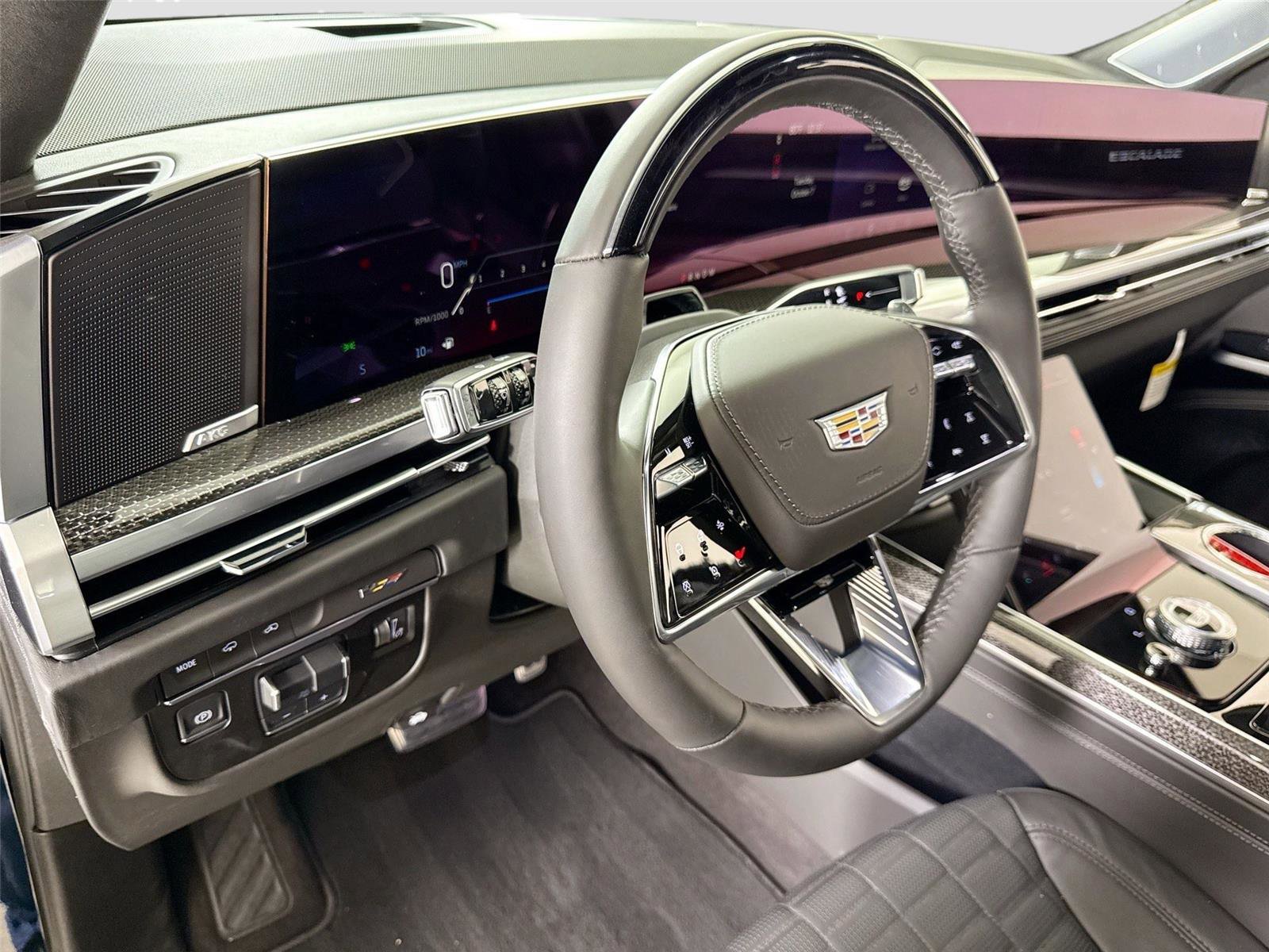 Used 2025 Cadillac Escalade ESV V w/ LPO, ONYX Package AWD/4WD image 15