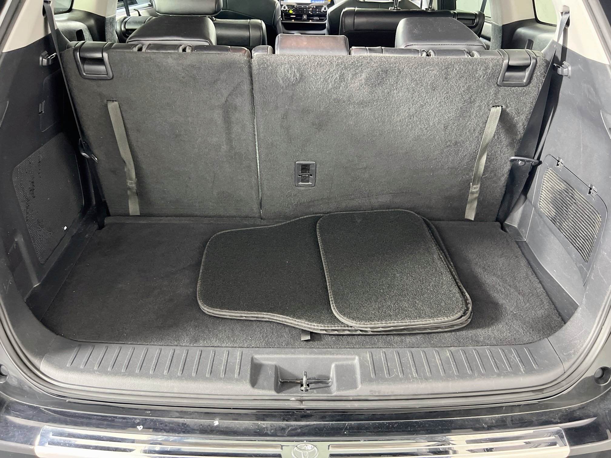 Used 2021 Toyota Highlander Platinum AWD/4WD image 27