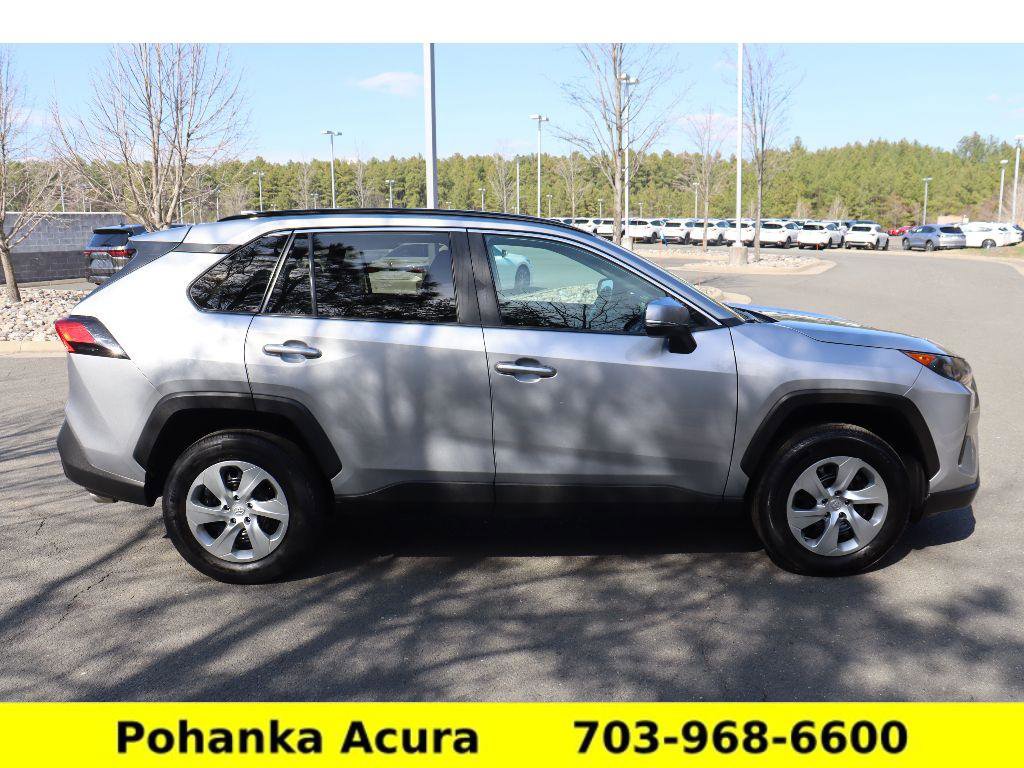 Used 2021 Toyota RAV4 LE image 8