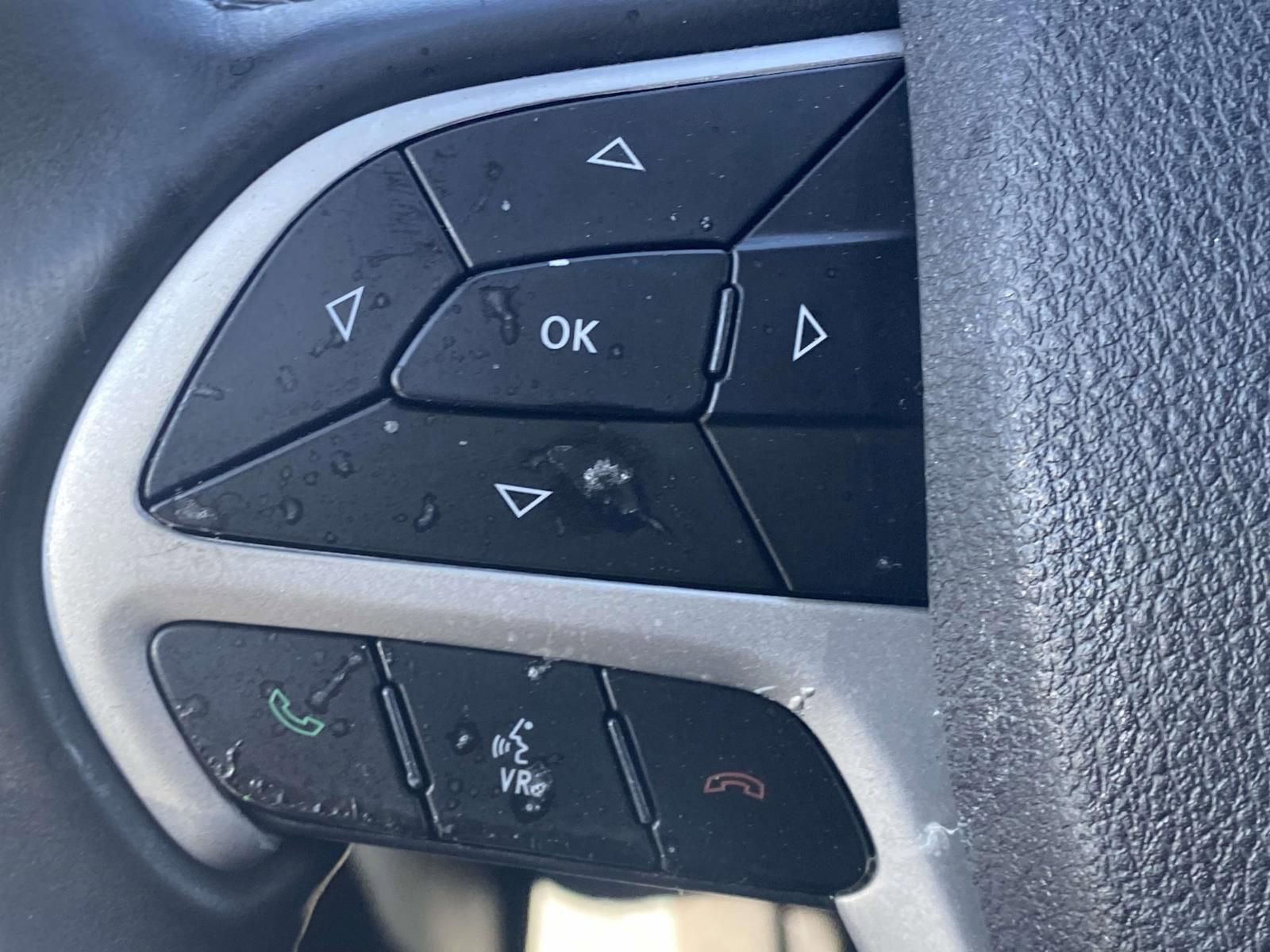 Used 2018 Jeep Cherokee Latitude Plus image 26