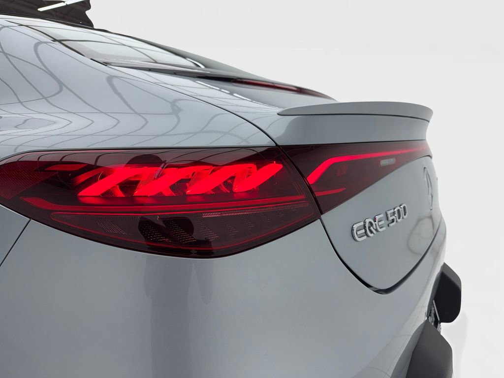 Used 2023 Mercedes-Benz EQE 500 4MATIC Sedan w/ Pinnacle Trim Package image 9