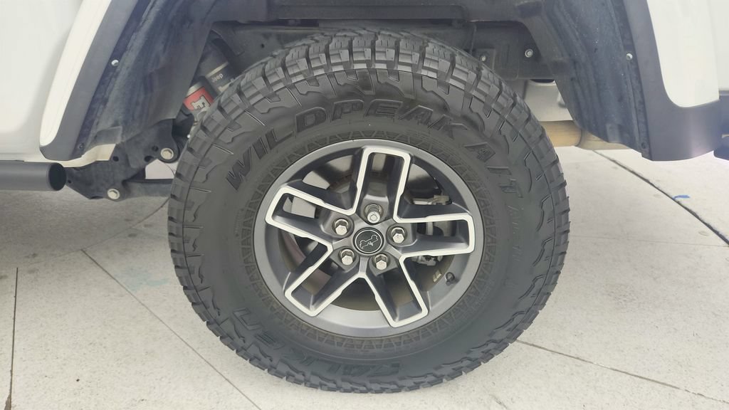 Used 2024 Jeep Gladiator Mojave AWD/4WD image 28