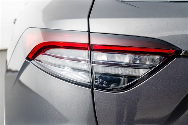 Used 2022 Maserati Levante Modena image 12