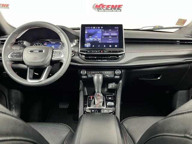 Used 2024 Jeep Compass Trailhawk image 14