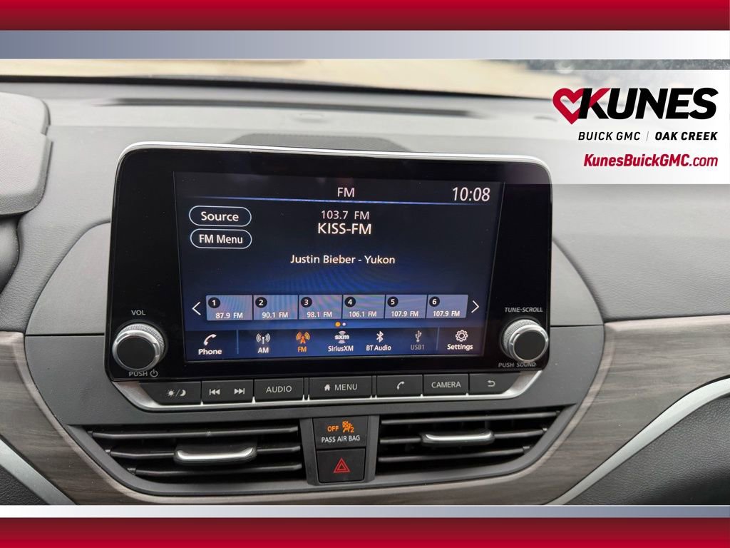 Used 2025 Nissan Altima 2.5 SV FWD image 12