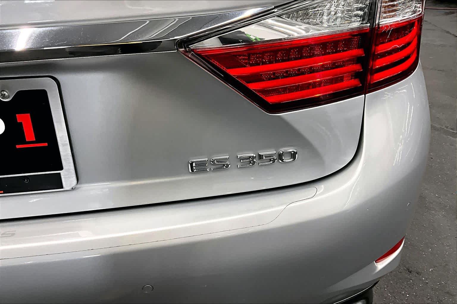 Used 2014 Lexus ES 350 w/ Premium Package FWD image 9