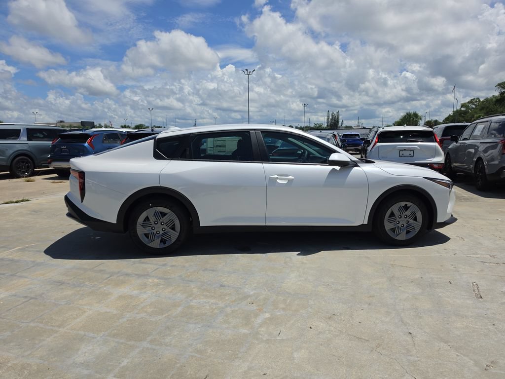 New 2026 Kia K4 FWD image 9