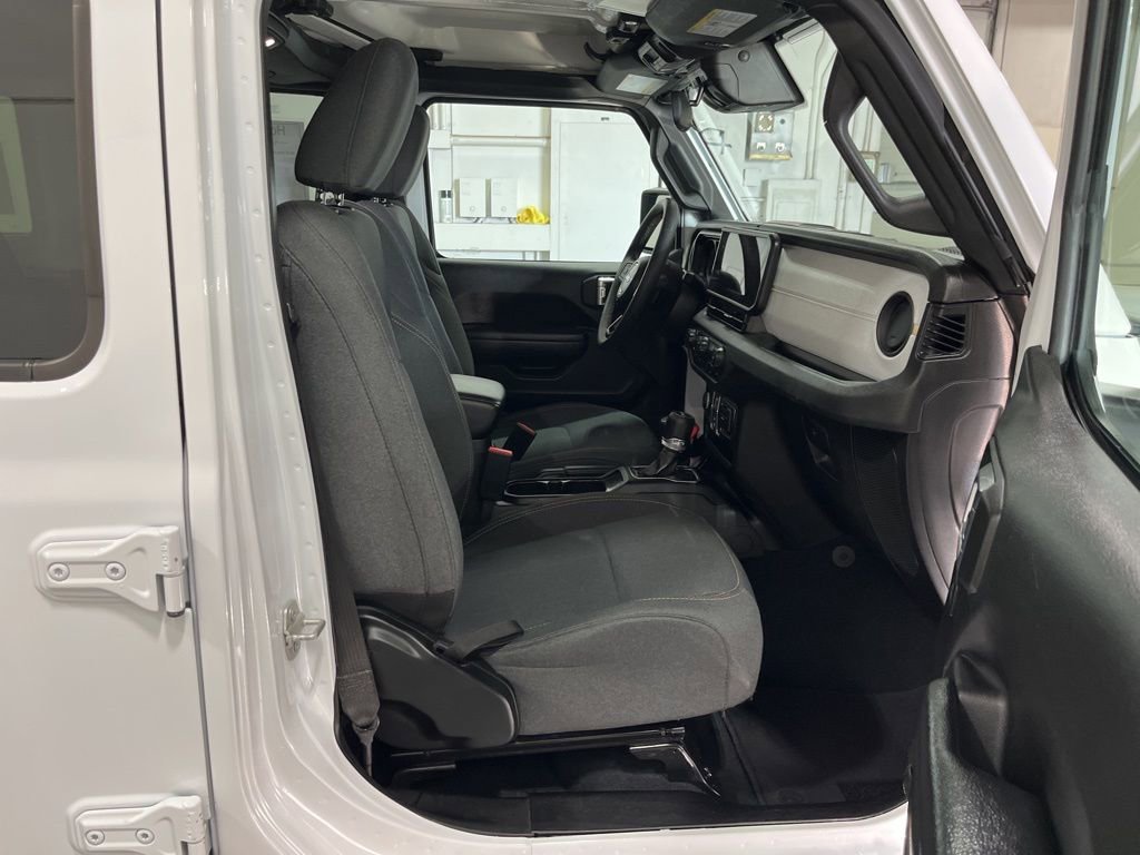 Used 2024 Jeep Wrangler Unlimited Sport AWD/4WD image 24