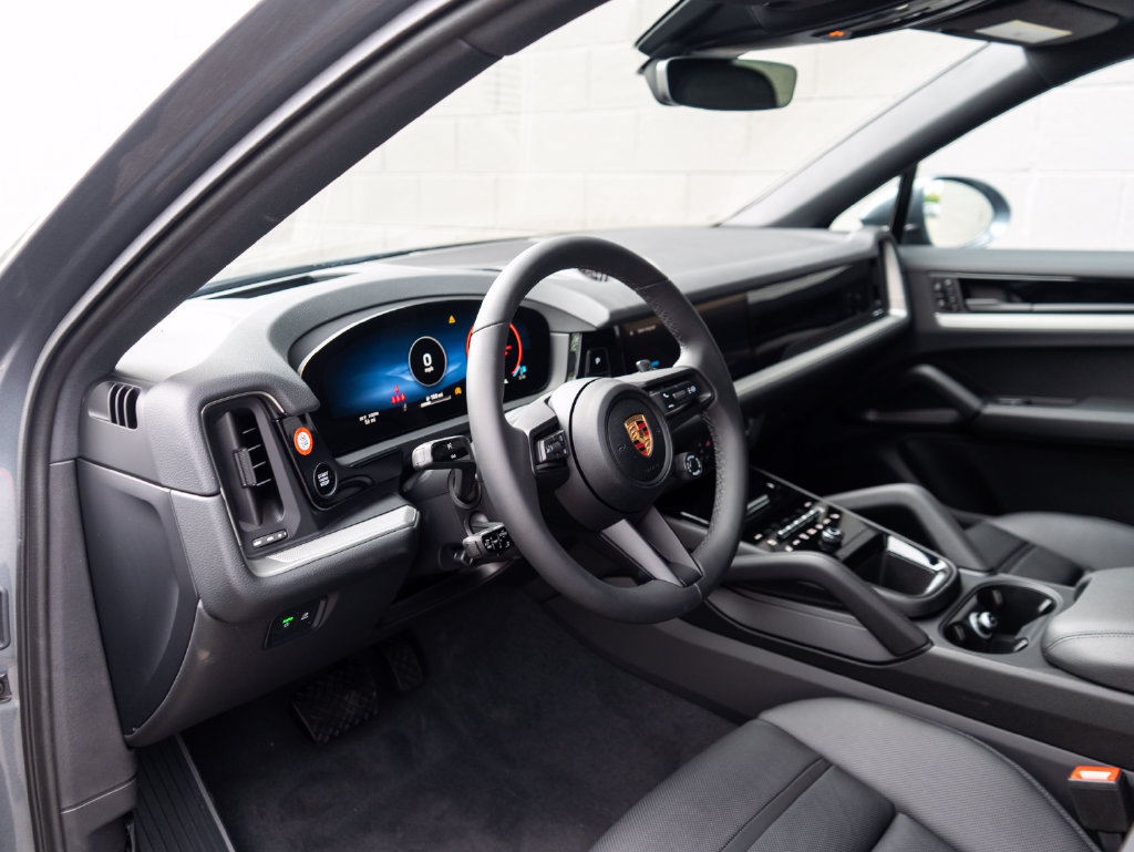 New 2026 Porsche Cayenne Coupe AWD/4WD image 5