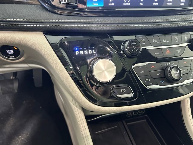 Used 2024 Chrysler Pacifica Limited image 21