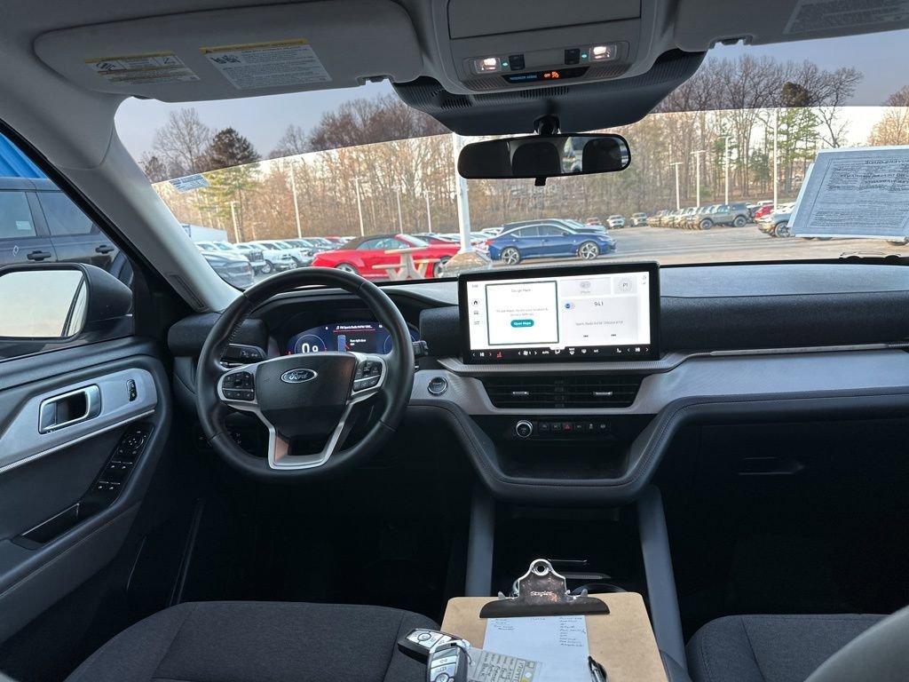 Used 2025 Ford Explorer Active image 17