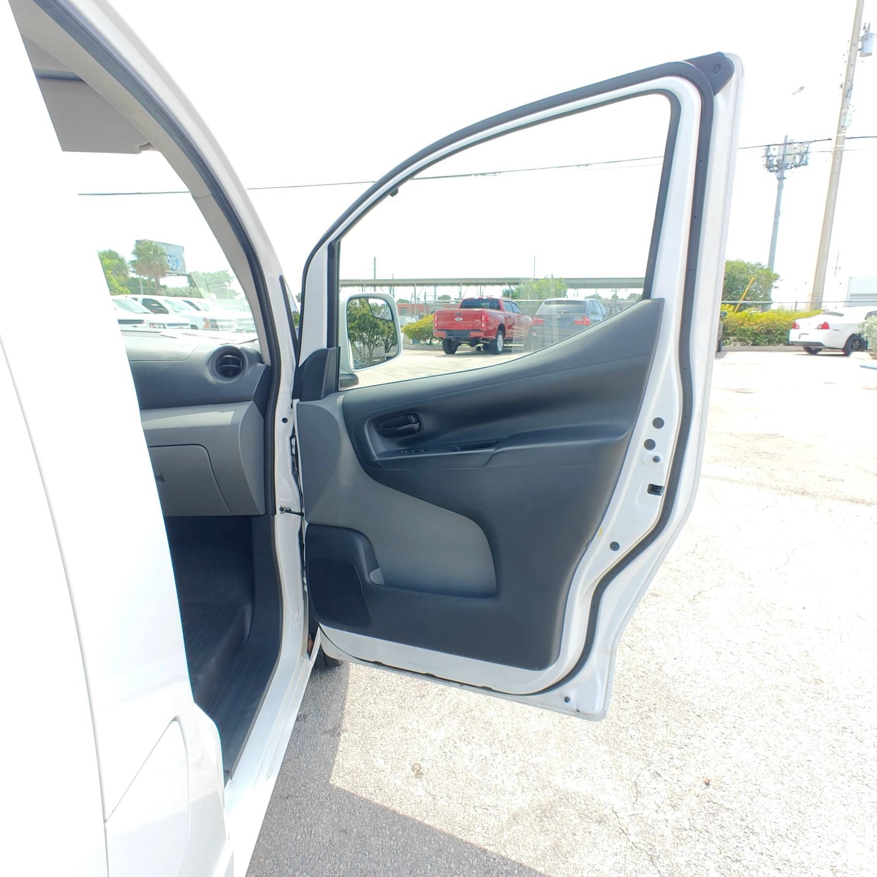 Used 2020 Nissan NV200 SV w/ Back Door Glass Package FWD image 14