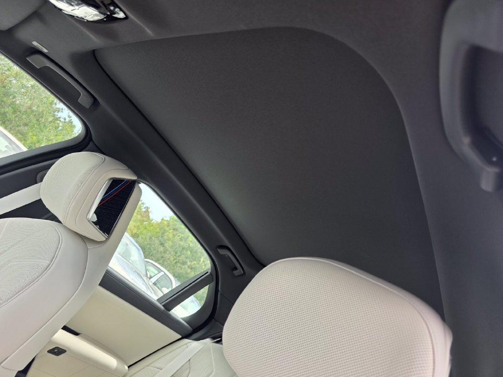 New 2026 BMW 750e xDrive w/ Executive Package AWD/4WD image 10