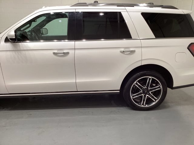 Used 2019 Ford Expedition Limited w/ Special Edition Package AWD/4WD image 4