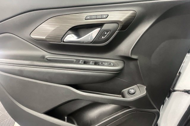 Used 2024 GMC Terrain SLT AWD/4WD image 13