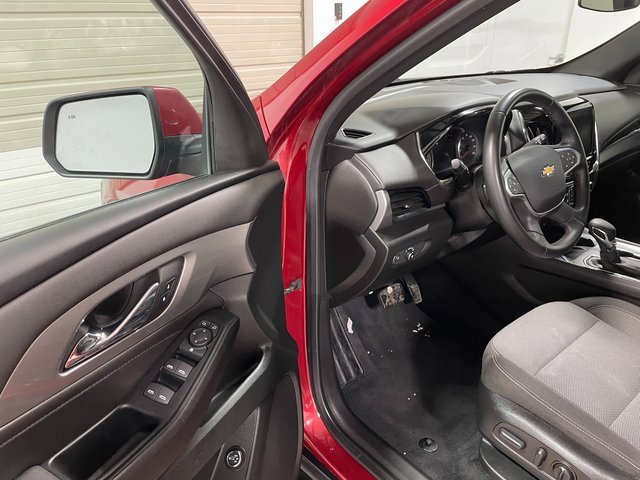 Used 2023 Chevrolet Traverse LT image 10