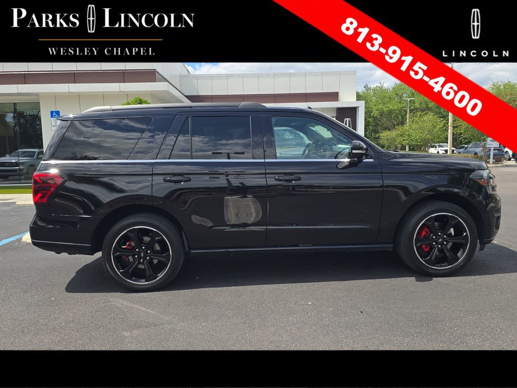 Used 2023 Ford Expedition Limited RWD image 3