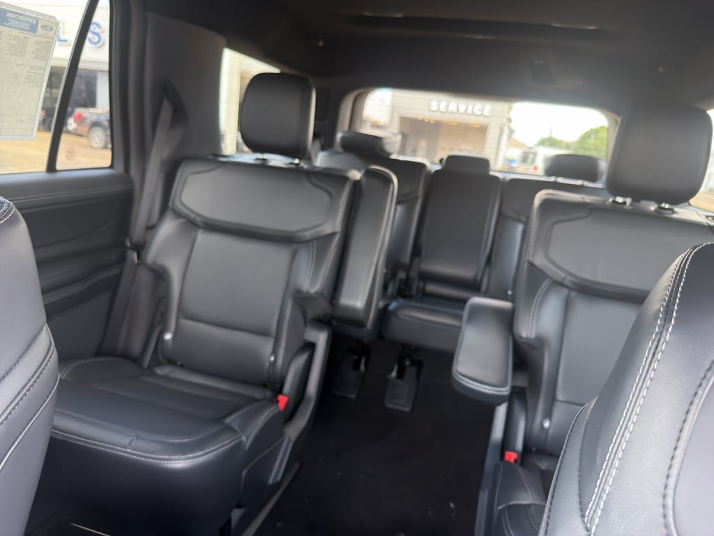 New 2026 Ford Expedition Platinum w/ Stealth Appearance Package AWD/4WD image 31