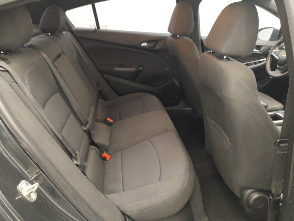 Used 2018 Chevrolet Cruze LT w/ Convenience Package FWD image 19