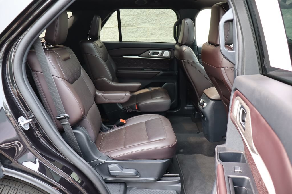 Used 2025 Ford Explorer Platinum w/ LUX Leather Package AWD/4WD image 33