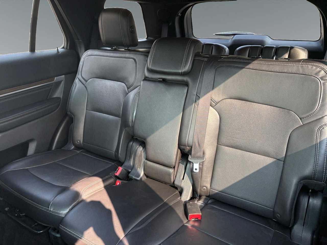 Used 2017 Ford Explorer Limited image 33