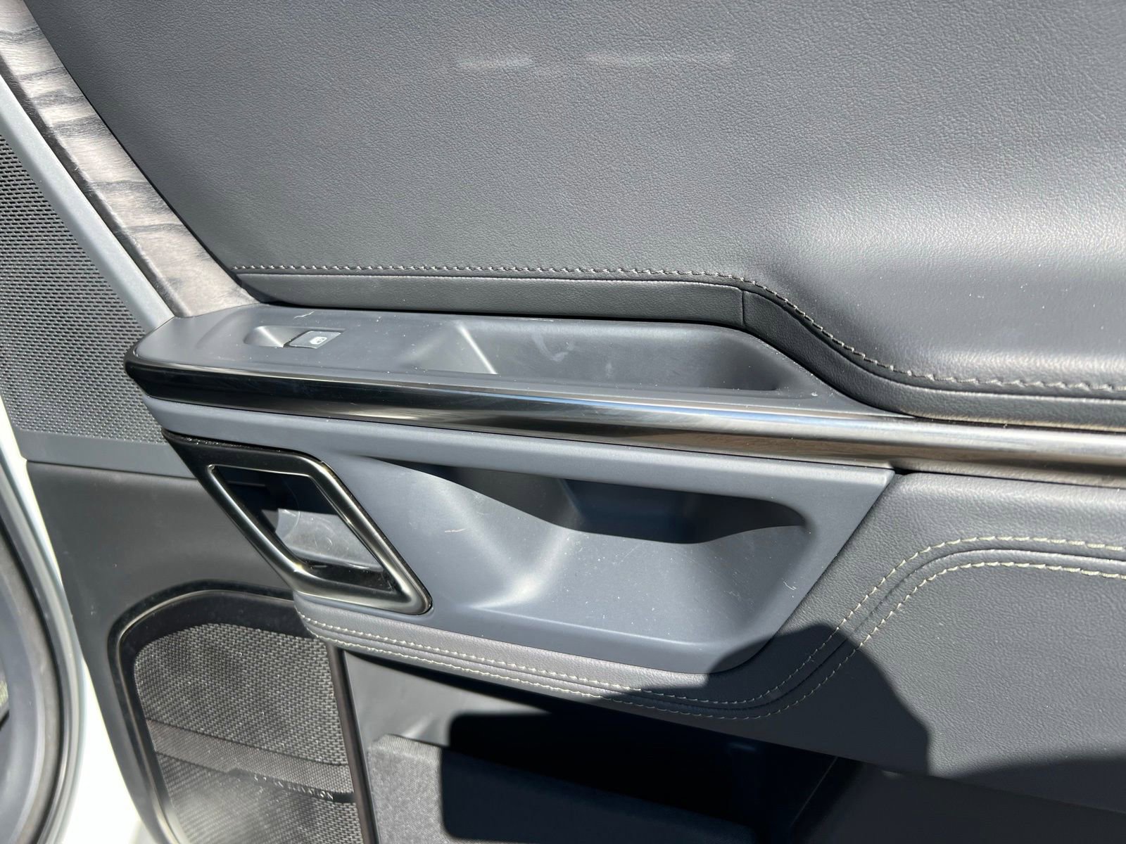 Used 2022 Rivian R1T Adventure image 47