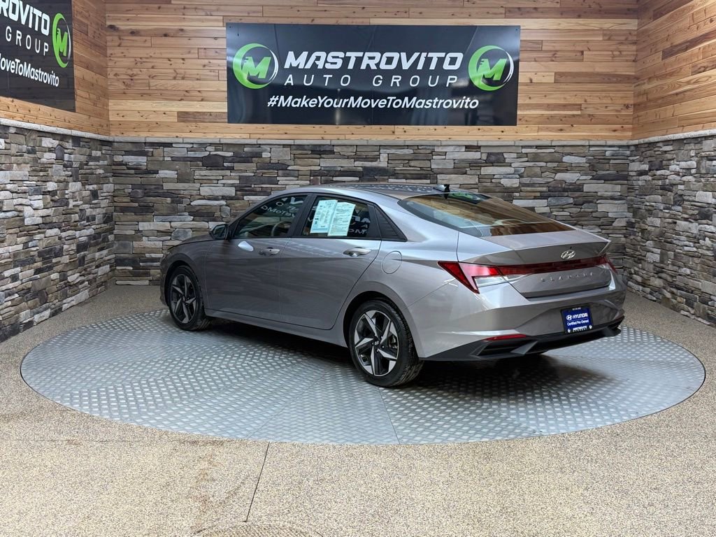 Certified 2023 Hyundai Elantra SEL w/ Convenience Package image 7