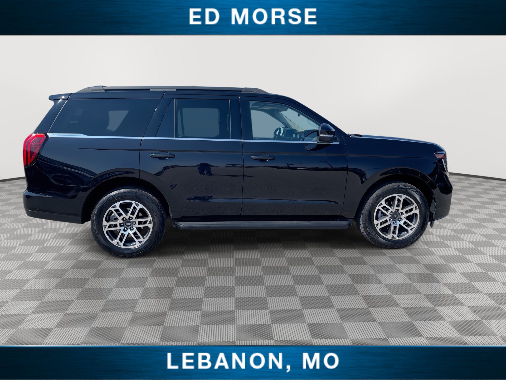 Certified 2025 Ford Expedition Active AWD/4WD image 9