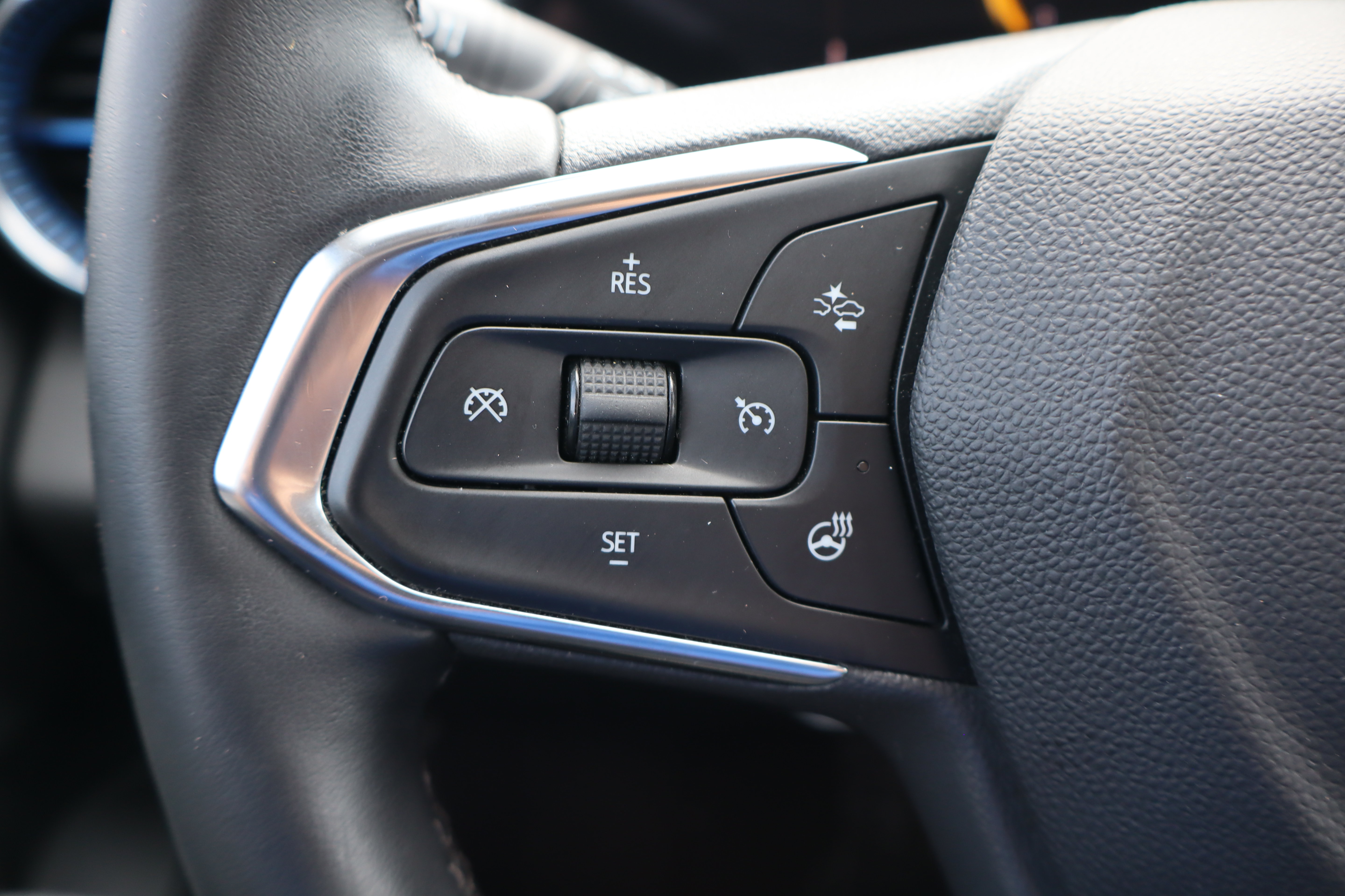 Used 2024 Chevrolet Trax LT w/ Driver Confidence Package FWD image 15