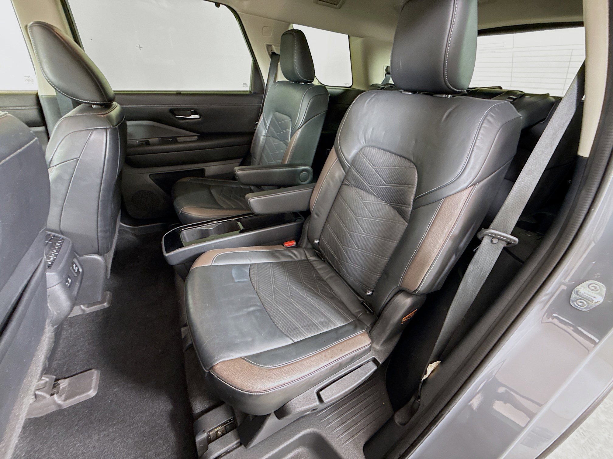 Used 2022 Nissan Pathfinder Platinum w/ Cargo Package image 23