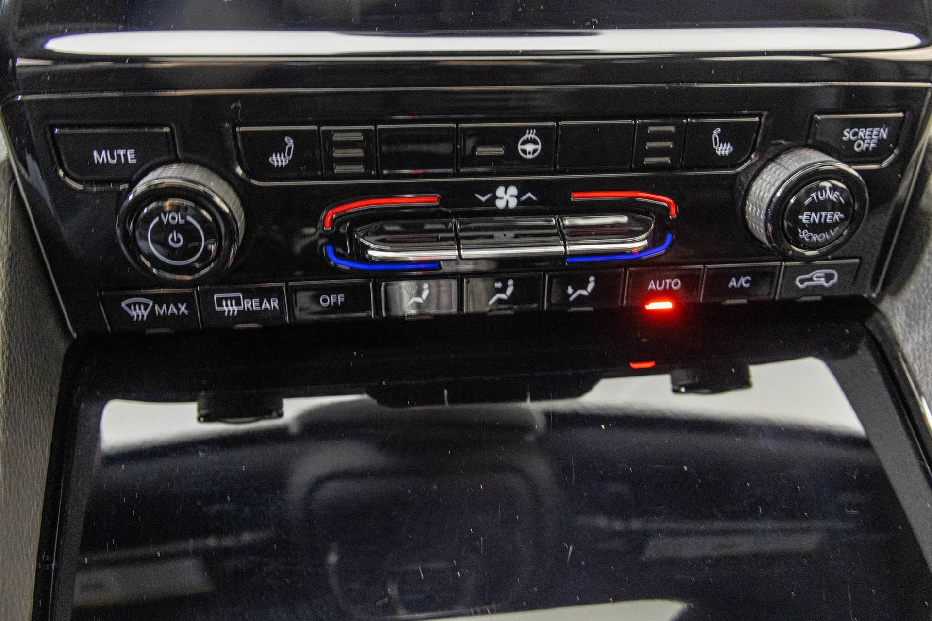 Used 2023 Jeep Grand Cherokee Altitude image 27