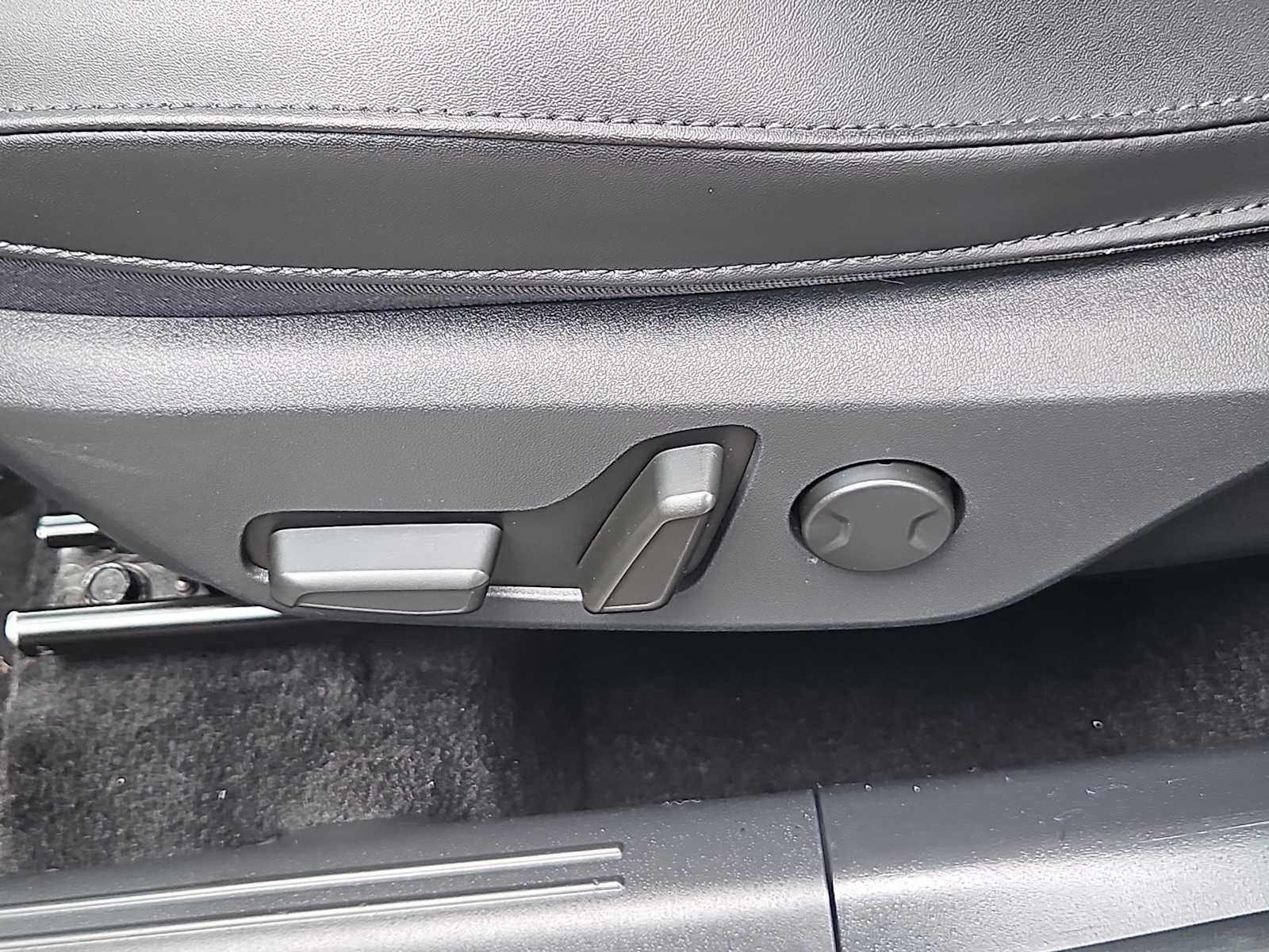 Used 2023 Kia Niro SX Touring FWD image 22