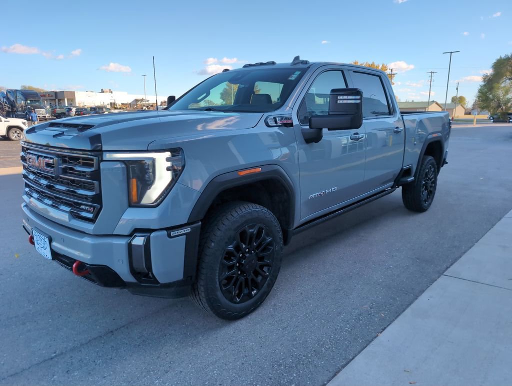 Used 2024 GMC Sierra 2500 AT4 w/ AT4 Premium Plus Package image 4