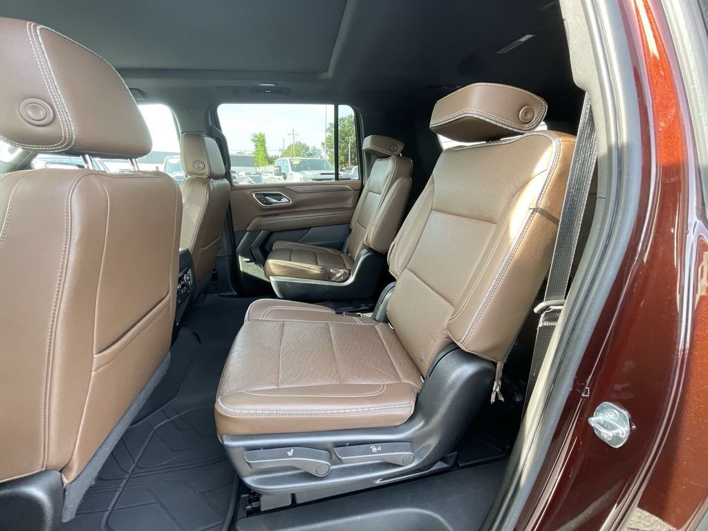 Certified 2022 Chevrolet Suburban High Country AWD/4WD image 26